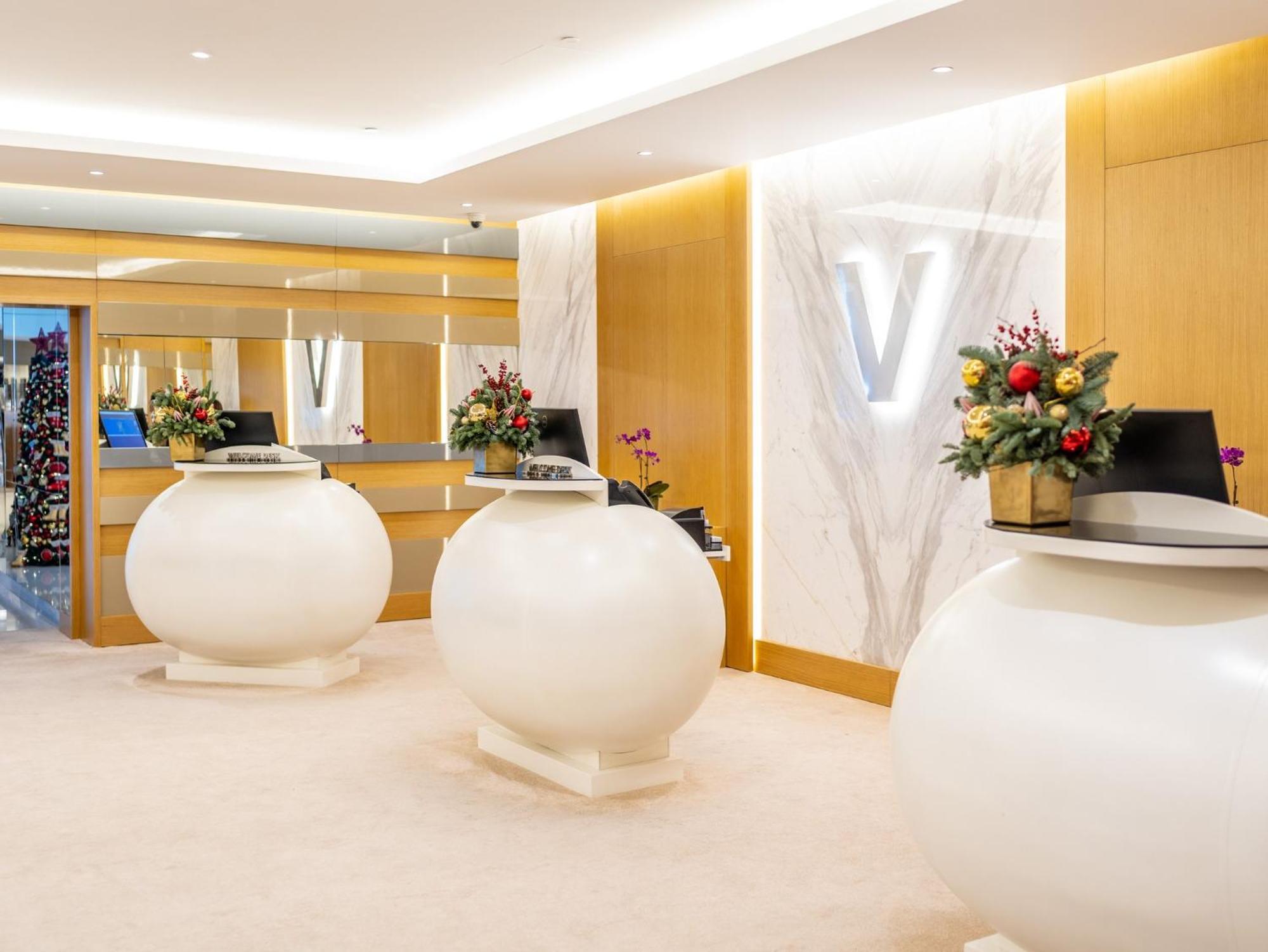 V Hotel Dubai, Curio Collection By Hilton Екстер'єр фото Reception at the hotel