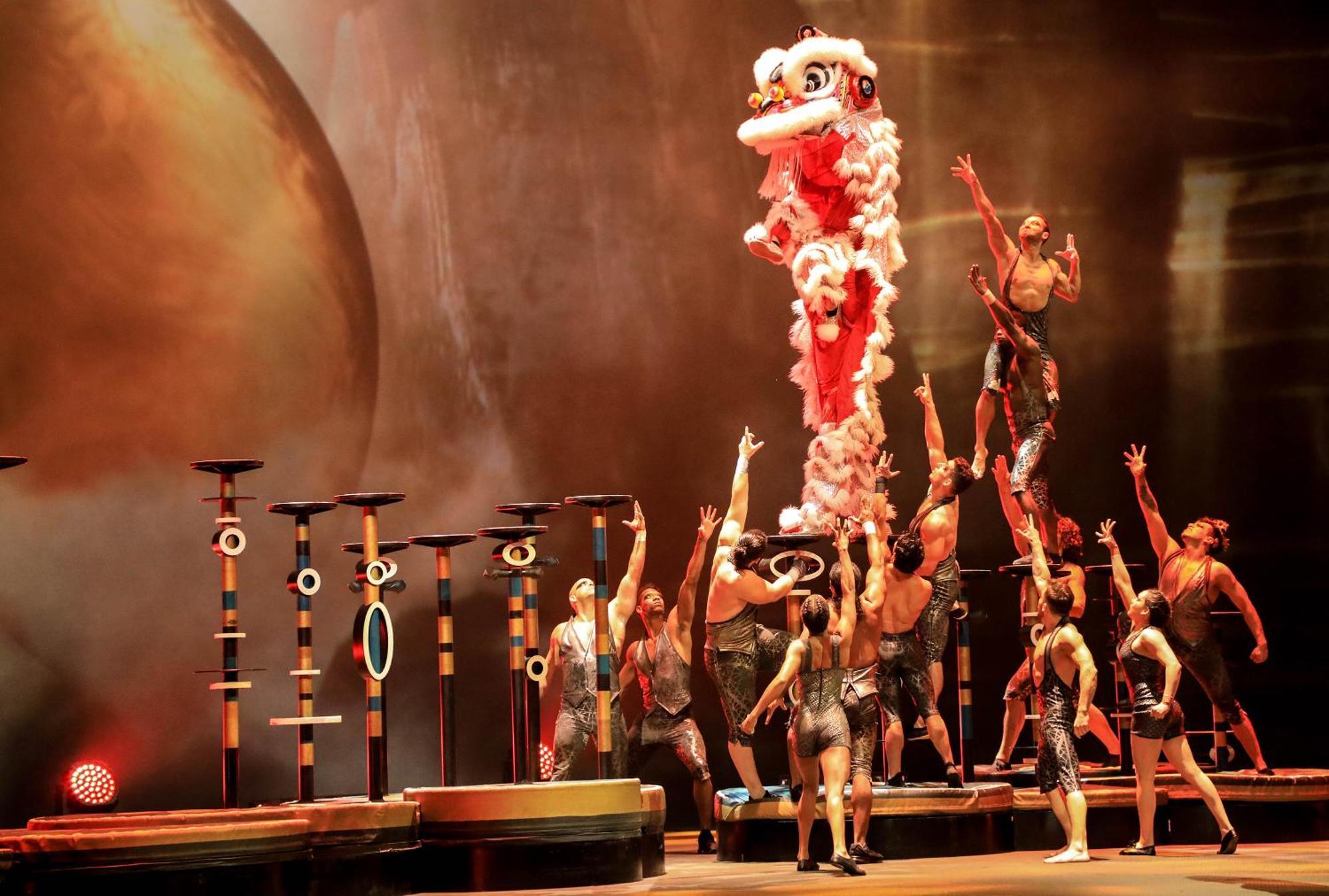 V Hotel Dubai, Curio Collection By Hilton Екстер'єр фото The Chinese National Circus