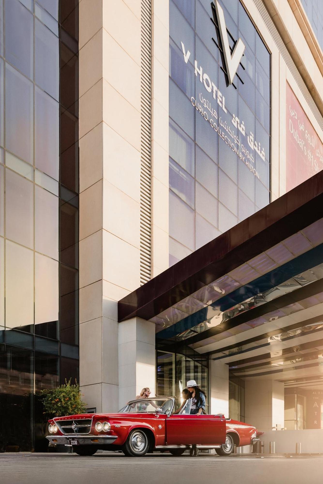 V Hotel Dubai, Curio Collection By Hilton Екстер'єр фото The exterior of the building