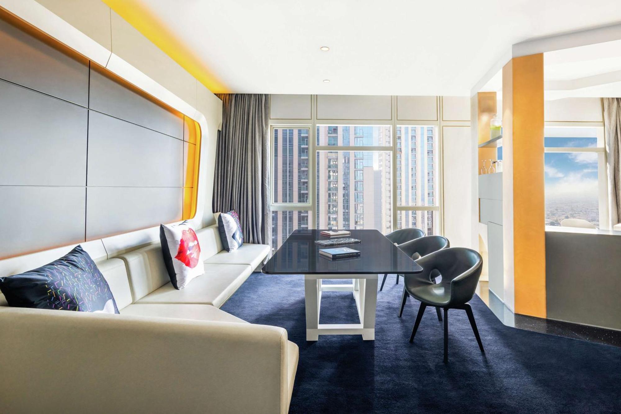 V Hotel Dubai, Curio Collection By Hilton Екстер'єр фото A suite at the hotel