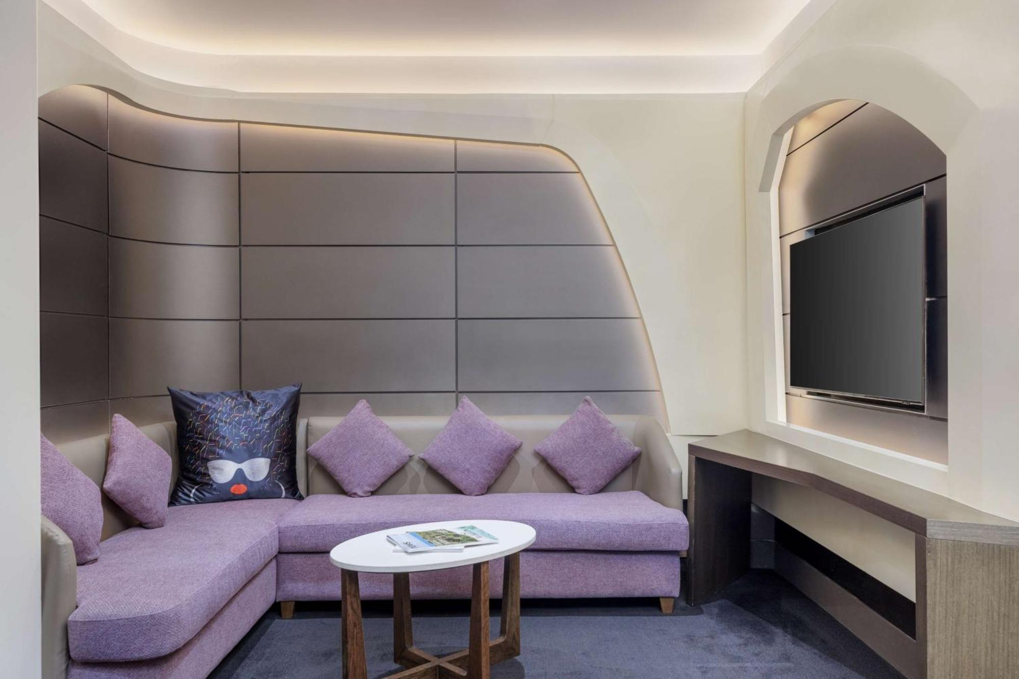 V Hotel Dubai, Curio Collection By Hilton Екстер'єр фото