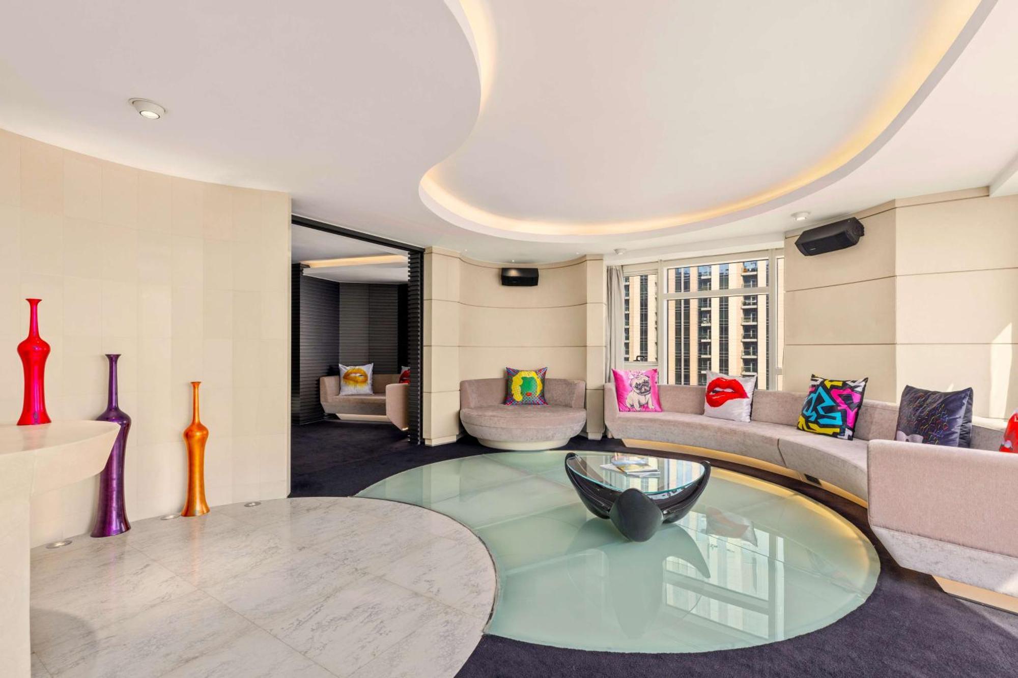 V Hotel Dubai, Curio Collection By Hilton Екстер'єр фото